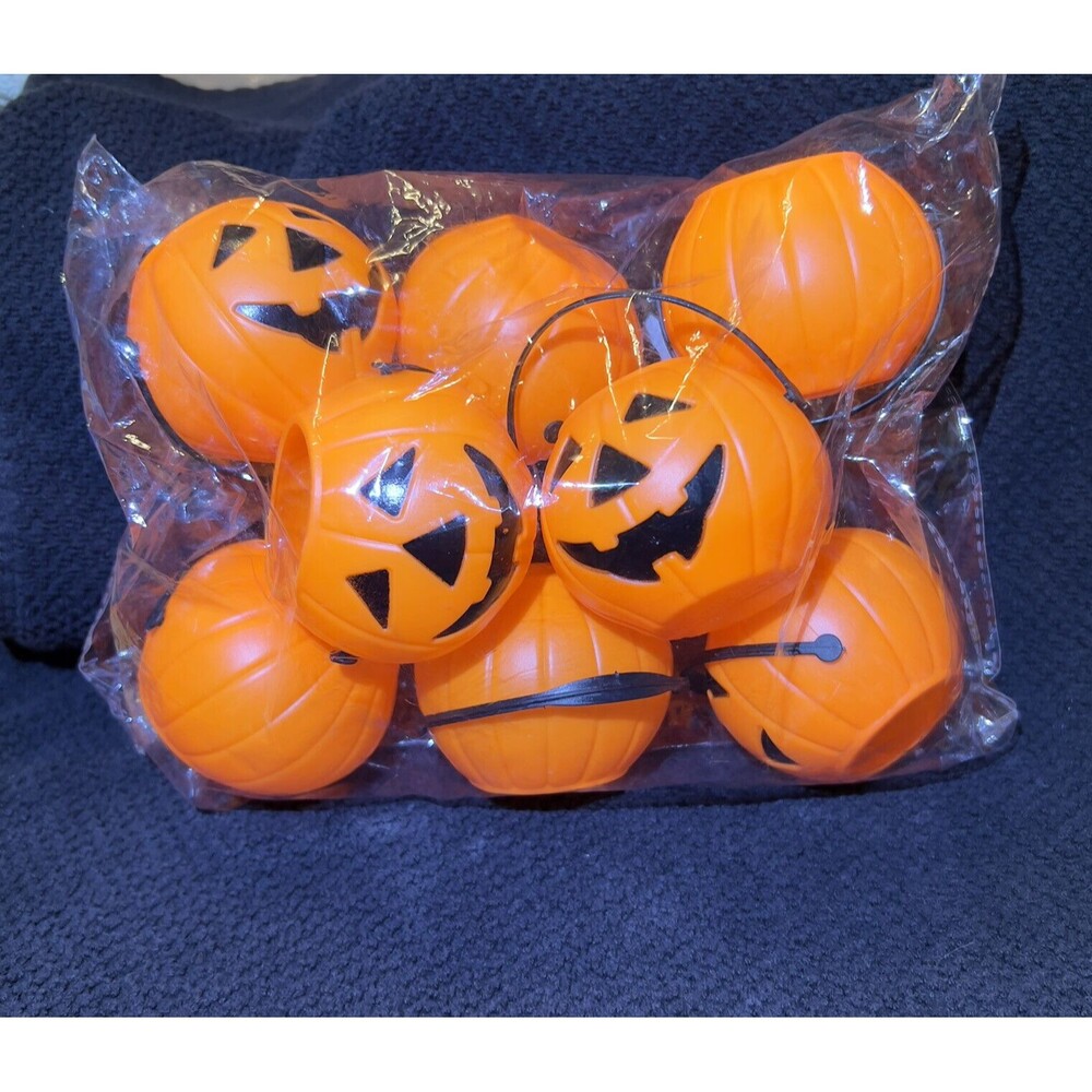 Bundle of 10pc plastic Halloween orange pumpkin buckets w/ handles Approx 3”x3”